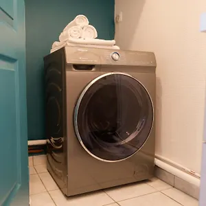 https://apt-balneo-ecran-lcd-literie-160x200.hotels-rhonealpes.com